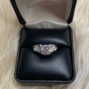Gorgeous Certified 1 Carat White Moissanite Diamond Ring. Size 8